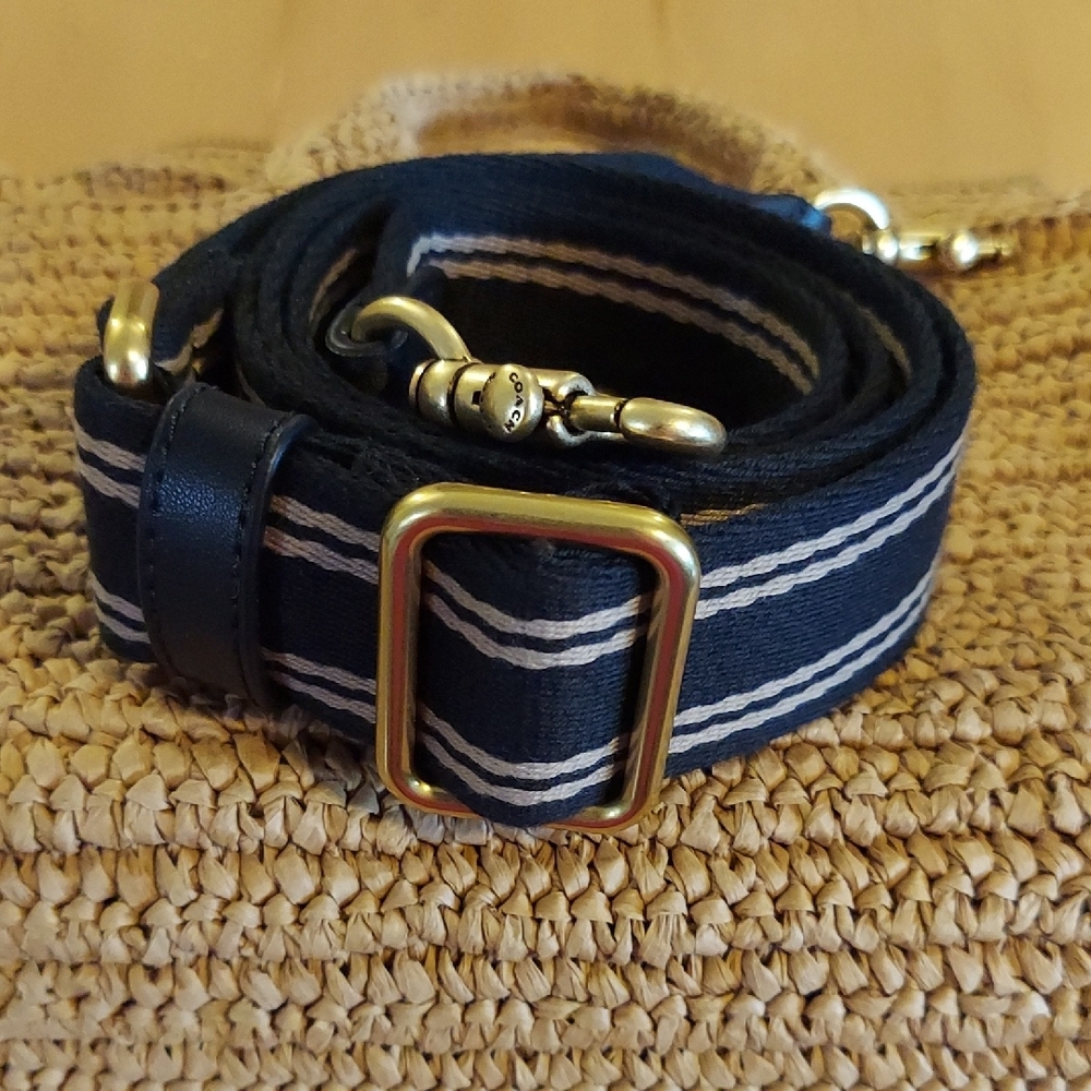 Coach Cargo Tote 26, NWT, Straw w/Black Accents - Picture 7 of 16